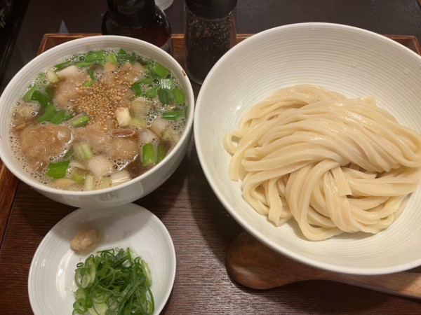 「牛ホルモンつけ汁、中」@手打ちうどん いしづかの写真
