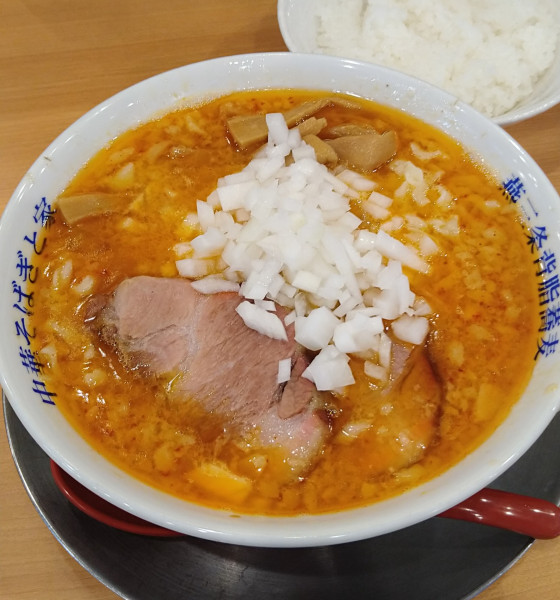 「背脂煮干しそば+辛脂(中辛)､無料ライス」@燕三条中華そば ぎと家 花崎店の写真