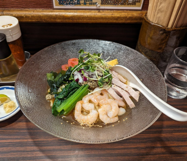 「ニボし冷し中華 醤油バージョン」@らー麺 あけどやの写真