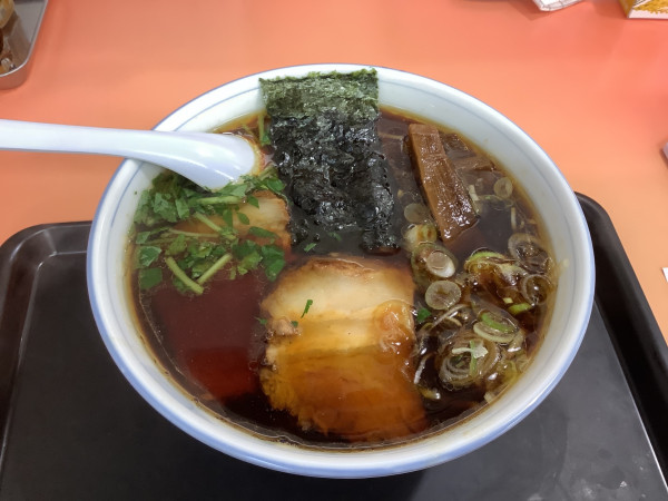 「チャーシューワンタンメン全ハーフ　1100円」@味の大西 小田原店の写真