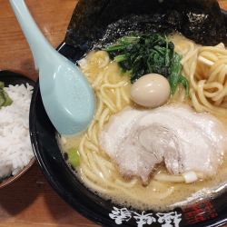 ラーメン(無料ライス）(820)