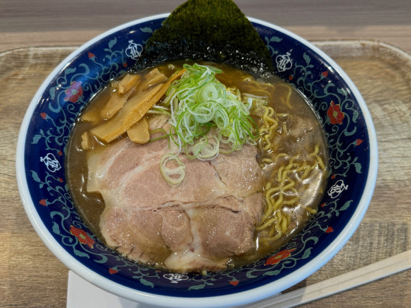 「煮干醤油ラーメン　大盛」@凌駕IDEA イオンモール松本店の写真