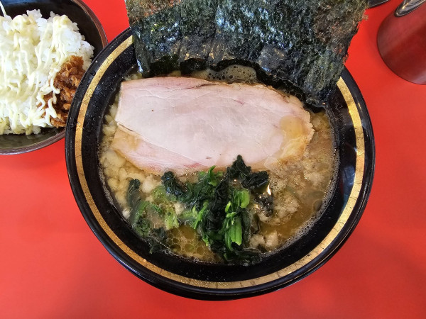 「背脂ラーメン(かため多め)+ライス 900+100円」@青森野呂家 弘前店の写真