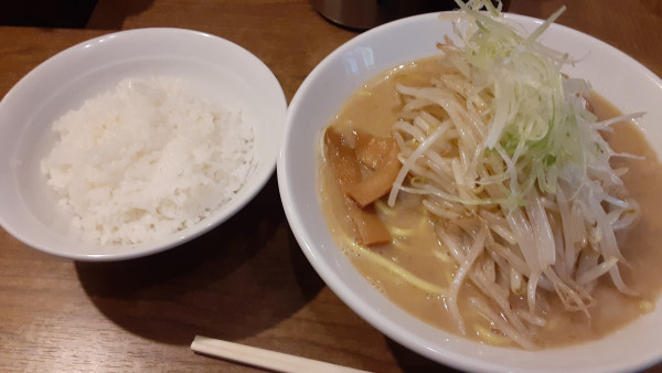 「ラーメン　ライス」@味噌麺処 田坂屋の写真