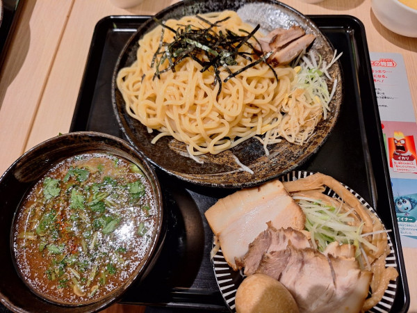 「つけ麺全部のせ」@もちもちの木 イーアスつくば店の写真