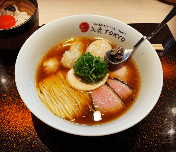 「極 ポルチーニ醤油らぁ麺」@入鹿TOKYOの写真