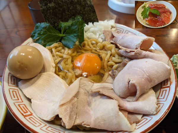 「特製濃厚たまごのまぜそば+大盛り+まぐろ丼」@中華そば 四つ葉の写真