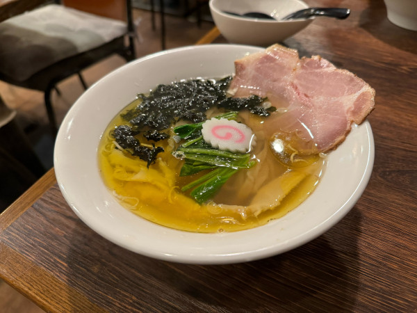 「塩そば（濃いめ&ピロ麺）」@麺屋 真心の写真