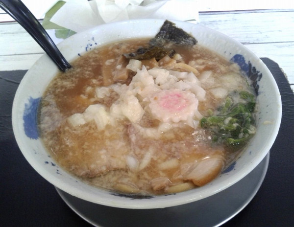 「背脂正油ラーメン(900円)」@男前☆飛雄馬 総本店の写真