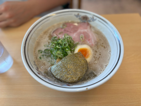 「濃厚豚骨ラーメン醤油」@淳之助製麺食堂の写真