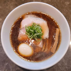 味玉醤油ラーメン(1230円)+地鶏の醤油混ぜsoba(980円)
