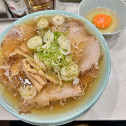 中華そば（950円）＋生卵（100円）