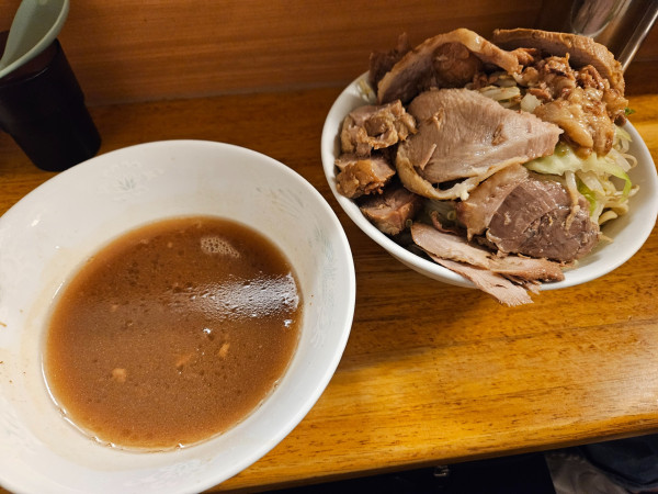 「つけめん(SP)+ぶたダブル」@ラーメン二郎 立川店の写真