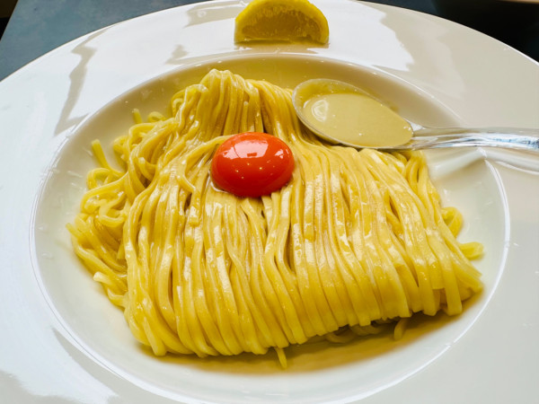 「牡蠣バターたまご麺【800円】」@むかん横浜の写真