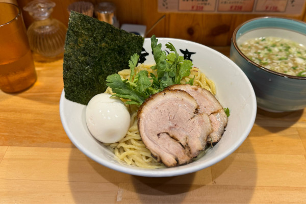 「本丸塩つけ麺 ¥1200」@横濱 本丸亭 新橋店の写真