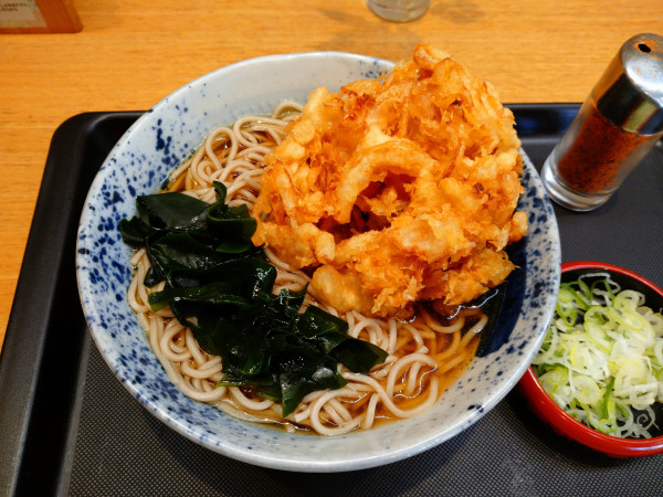 「いかのかき揚げそば（550円）」@しぶそば 武蔵小杉店の写真