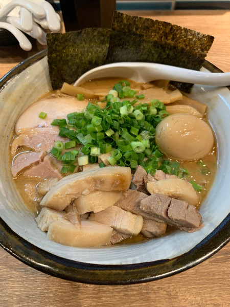 「得製らーめん」@風雲児 横浜店の写真