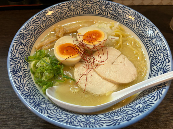 「味玉濃厚鶏白湯」@麺匠なべすけの写真