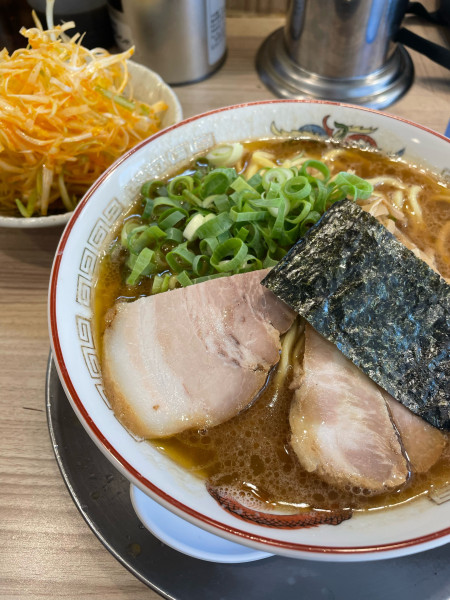 「ラーメン 黒 ネギ」@鯨人の写真