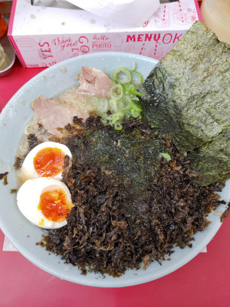 「岩のりらーめん 煮卵 麺固め 味濃いめ ￥910円」@ラーメンショップ 牛久結束店の写真
