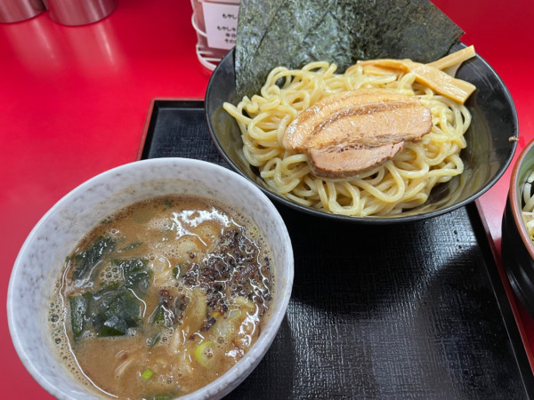 「魚介つけ麺1080円、もやキャベ」@とんこつラーメン松平 六浦店の写真