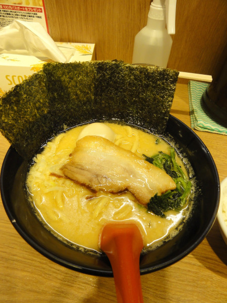 「ラーメン650円!柔 半🍚LINE煮玉子」@武松家 大森店の写真