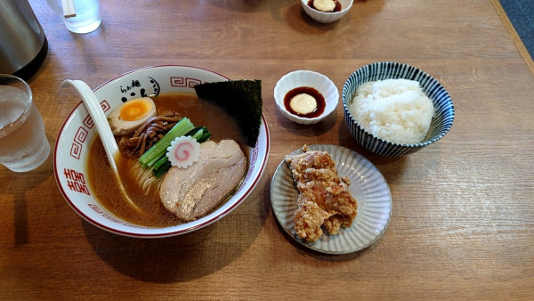 「鶏がら中華＋からあげ」@らぁ麺 ここんの写真