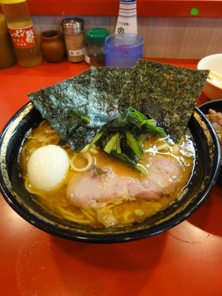 「中盛950円白玉10円 ご飯130円まぶし50円」@家系総本山 ラーメン吉村家の写真