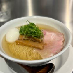 塩そば中盛り　トッピング味玉