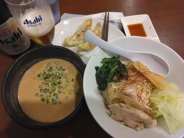 「冷やしゴマつけ麺900円、おつまみセット(瓶ビール)750円」@鶏白湯らーめん 叶の写真