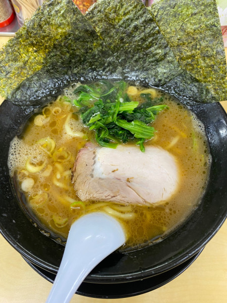 「とんこつ醤油ラーメン＋小ライス」@ら〜めんぎょうてん屋GOLD 東名厚木店の写真