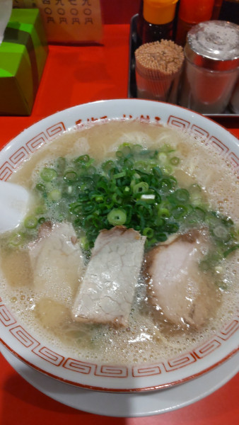 「ラーメン(590円) + 替え玉(100円)」@長浜御殿 住吉店の写真