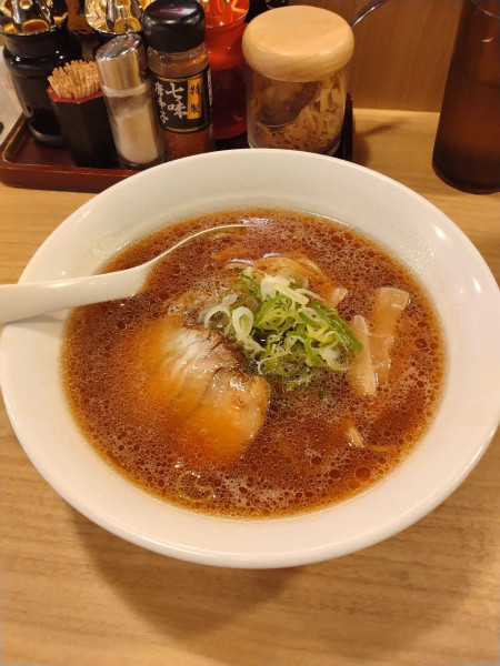 「旭川醤油らーめん」@威風 青山店の写真