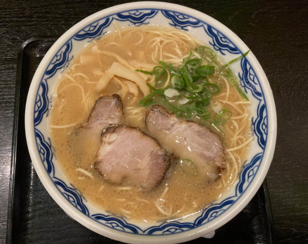 「博多豚骨ラーメン」@博多麺房 赤のれん 西麻布本店の写真