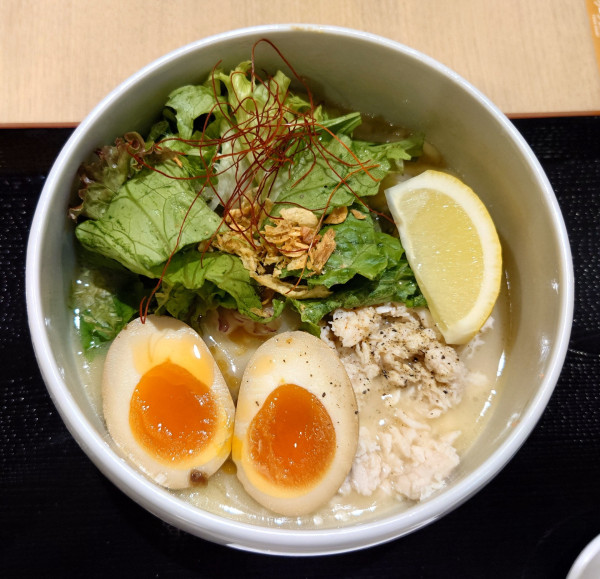 「味玉鶏白湯塩そば(1100円)」@蔭山樓 コクーンシティ店の写真