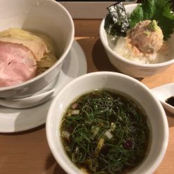 昆布水つけめん　海鮮丼セット