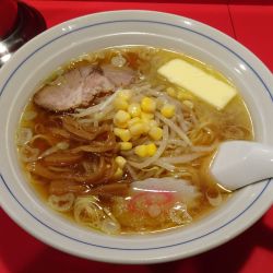 塩バタラーメン（950円）