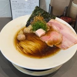 特上醤油らぁ麺2100円