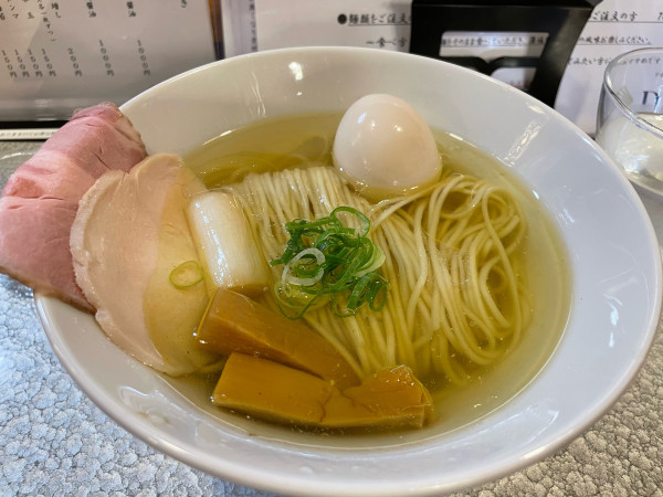 「地鶏x出汁　白醤油　地鶏出汁醤油　名古屋コーチン味玉」@ramen rise nijiの写真