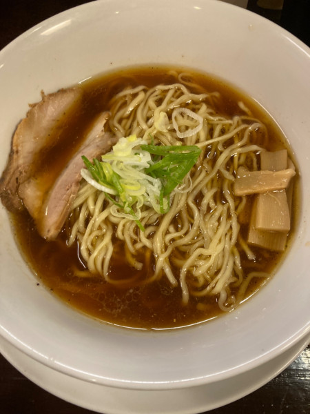「魚介黒醤油ラーメン」@ラーメン専門店 なるとやの写真