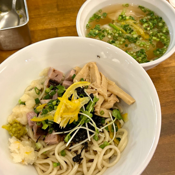 「柚子塩油そば＋つけ汁ワンタンスープ」@KOYUBIの写真
