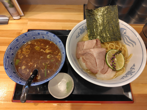 「昆布水の醤油つけ麺（限定A）1000円（この日限定）」@粋な中華蕎麦 みらいの写真