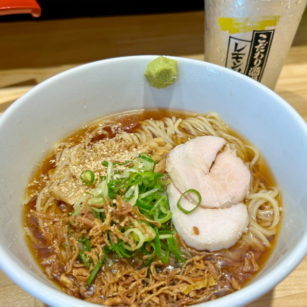 「【夏季限定】冷やし鰹中華そば＋こだわり酒場レモンサワー」@らぁ麺 ちり葉の写真