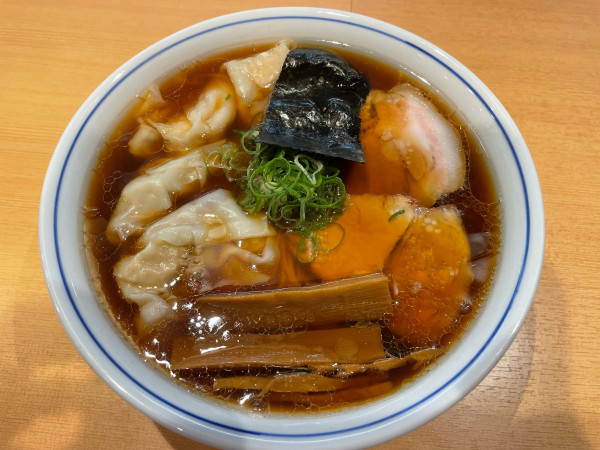 「醤油ワンタン麺¥1,600」@らぁ麺 すぎ本の写真