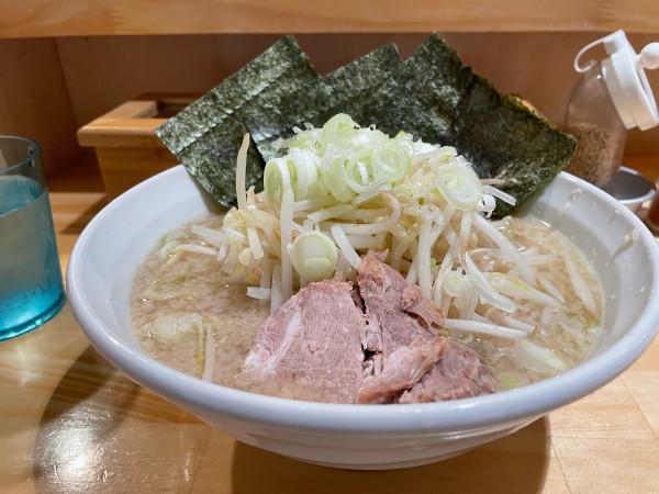 「らーめん(太麺)¥850」@らーめん 小鍛治の写真