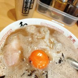 月見ラーメン(1,040円)ワンタン(200円)麺半ネギ抜き
