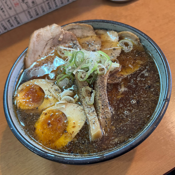 「特製醤油ラーメン」@焦がしねぎらーめん 葱次郎 大宮西口店の写真