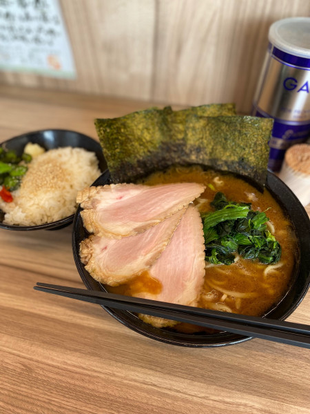 「ラーメン中」@七代目武道家の写真