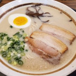 豚骨ラーメン＋替玉