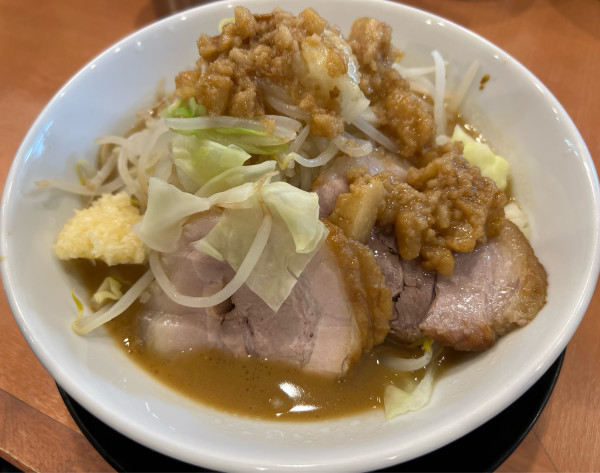 「ラーメン小」@豚のトリコの写真